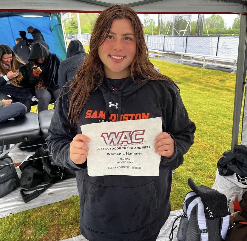 Charlee Salinas placed 7th in the
women's hammer throw!! She came in ranked as12th! Way to go Charlee we are so proud of you!