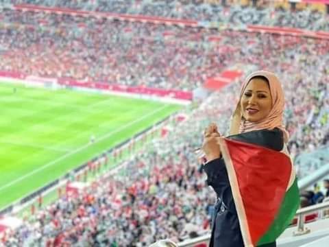 Essalkatou's tweet photo. 🚨عاجل: ترشيح الاعلامية خديجة بن قنة @Benguennak والمعلق حفيض دراجي @derradjihafid لكي ينتقلى من ميدان كرة القدم والبودكاست داخل المكاتب المكيفة للجزيرة إلى ميدان الحرب والنضال الحقيقي ورفع علم فلسطين  برام الله لتعويض الراحلة #شيرين_أبوعاقلة! https://t.co/kLV6nvZ5Te