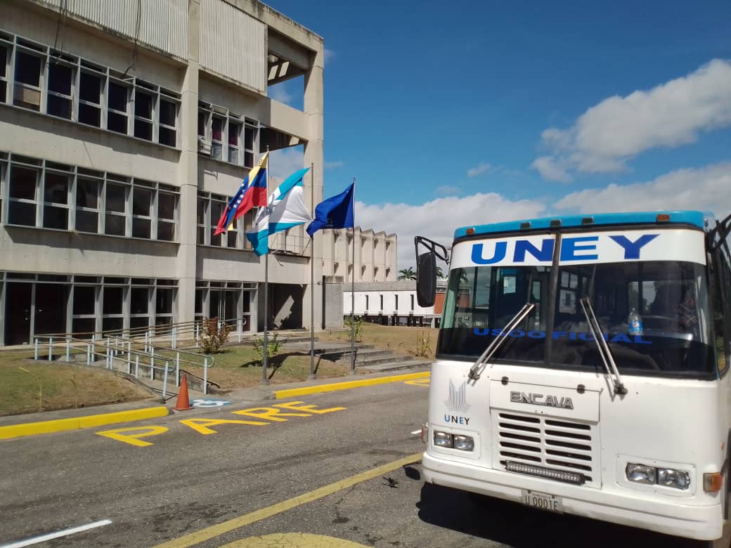 Desde <a href="/SibceUney/">sibceuney</a> y  <a href="/UNEY_FCU/">Fcuuney</a> estamos activo en la reparación general de unidad de transporte #5 para incorporar al itinerario de ruta. Adelante. <a href="/PrensaUney/">Prensa UNEY</a> <a href="/ABGCACAM/">CARLOS CAMACARO</a> <a href="/ServiciosUney/">Servicios generales uney</a> <a href="/marioyovera/">Mario Yovera</a> <a href="/AbgManuel/">Manuel R. Muñoz B</a> @TibisayLucena8 <a href="/JLEONYARA/">JULIO LEÓN</a>