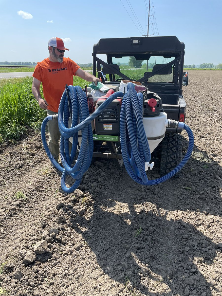 Great day to plant a plot! Thanks for the help <a href="/BrevantseedsUS/">Brevant seeds U.S.</a>  <a href="/ag_central/">Nutrien Ag Solutions- WC IL/MO Division</a> <a href="/DynaGroSeed/">Dyna-Gro Seed</a> <a href="/DKAS_MO/">DEKALB Asgrow Missouri</a>