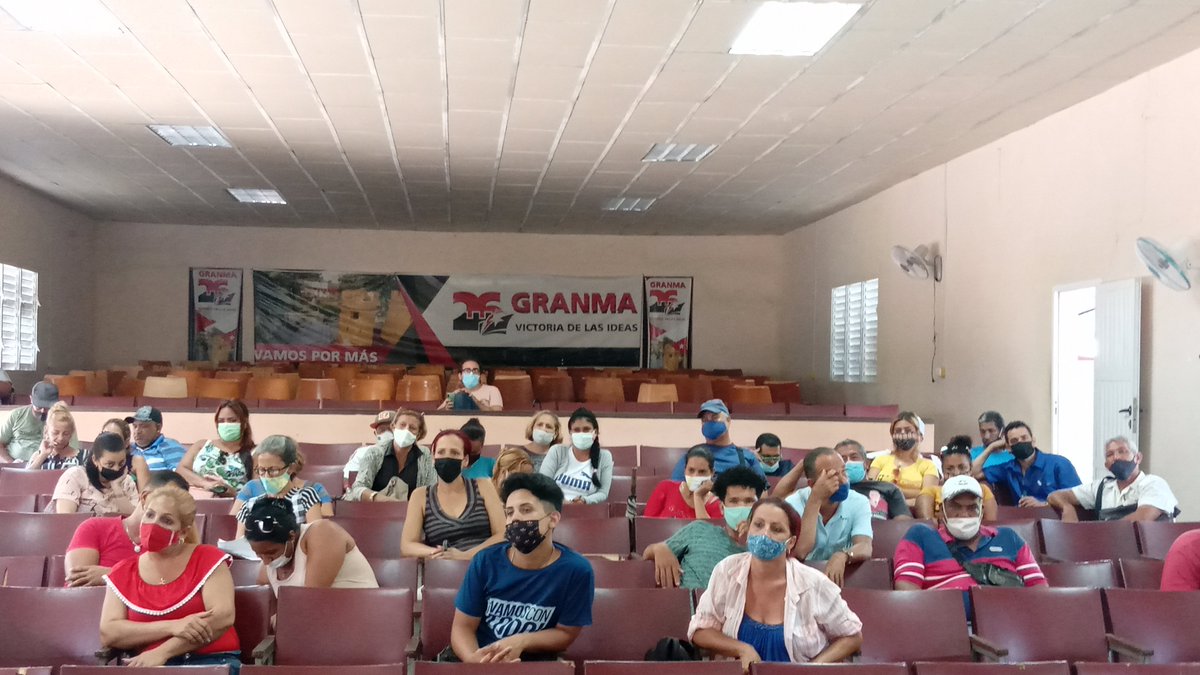 Grato intercambio de las máximas autoridades del municipio con el sector de la cultura #VamosConTodo <a href="/CapoNapoles/">Yanaisi Capó Nápoles</a>