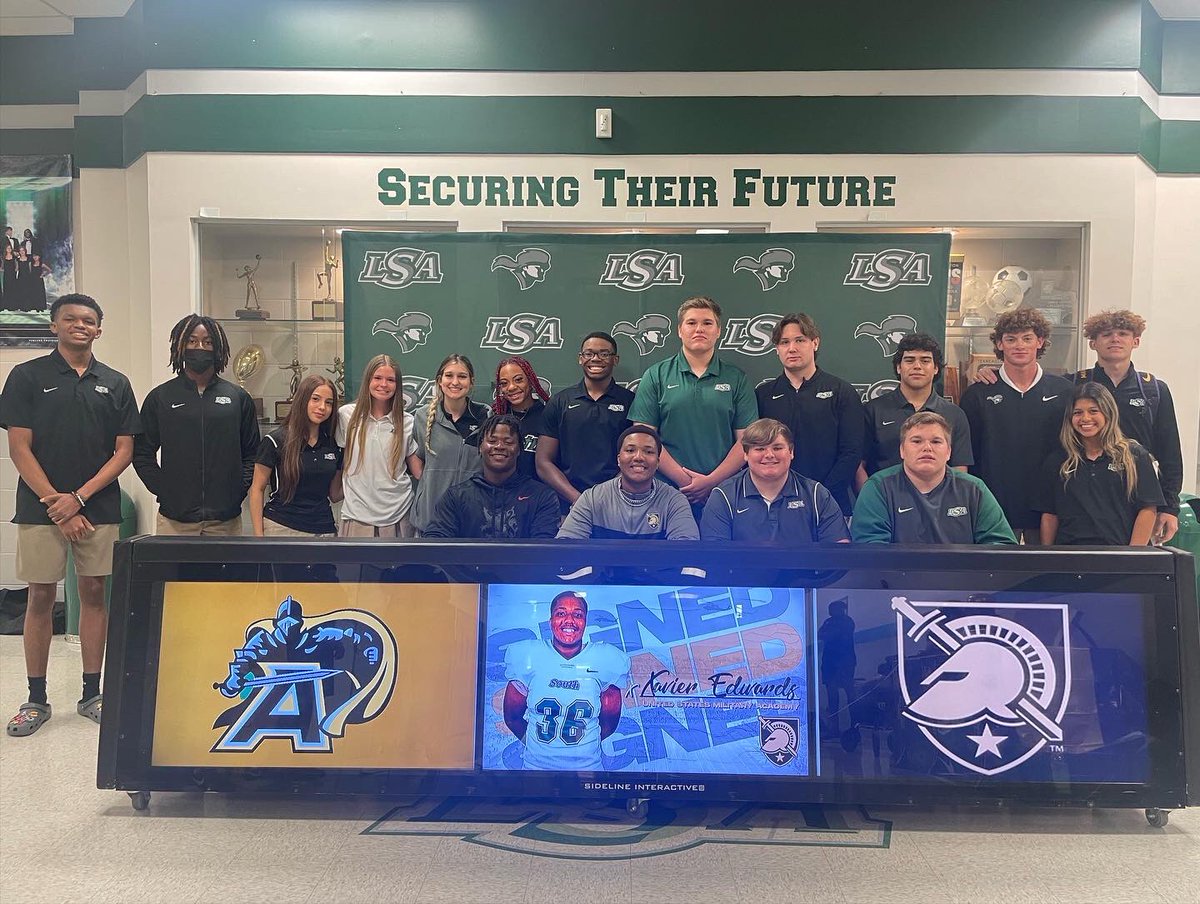 XavierEdwards48's tweet photo. 100% committed to the United States Military Academy 🖤💛(Long Gray Line) https://t.co/Yvn1gz4EO8