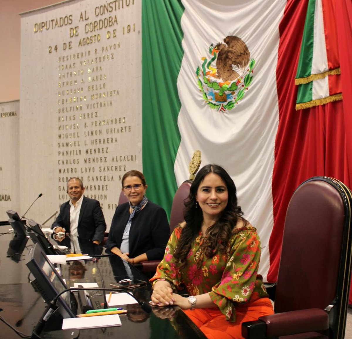 GLPRI_VER's tweet photo. En voz del Diputado @Marlon_RamirezM el #GLPRIVER plantea la Iniciativa de Decreto que reforma la Ley de Aguas del Estado de #Veracruz, que consiste en asegurar el suministro de agua potable a escuelas y a hospitales, tandeo justo ante y suspensión a consumo mínimo a morosos. https://t.co/2PwzZYq20s