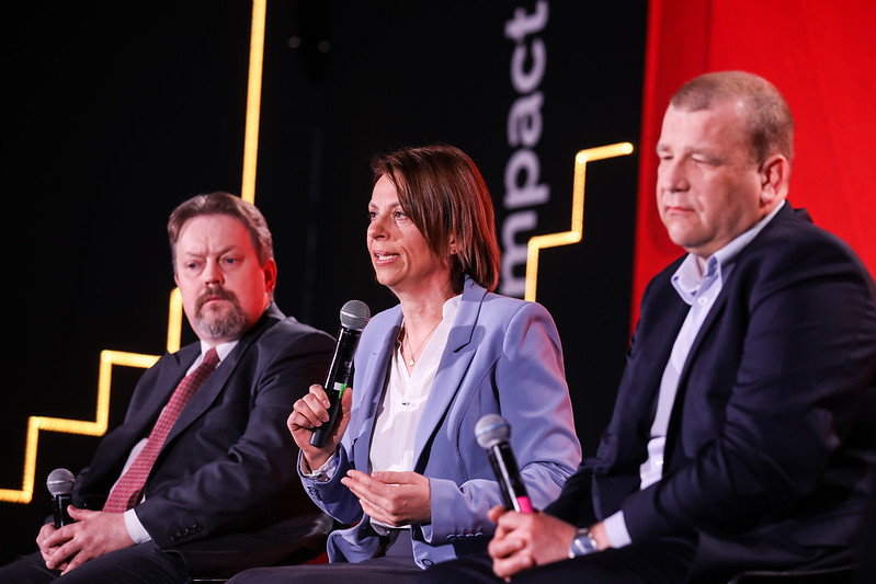 PiotrBajda's tweet photo. A tu dwa podkradzione z @ImpactCEE zdjęcia z dzisiejszej dyskusji o Inicjatywie Trójmorza #3SI. 
Dziękuję prof. Agnieszce Orzelskiej-Stączek z @ISPPAN , dyr. @WalewskiMateusz z @BGK_pl i dr. Grzegorzowi Lewickiemu z @KlubJagiellonsk za bardzo ciekawą rozmowę. https://t.co/qIZDerj3jg