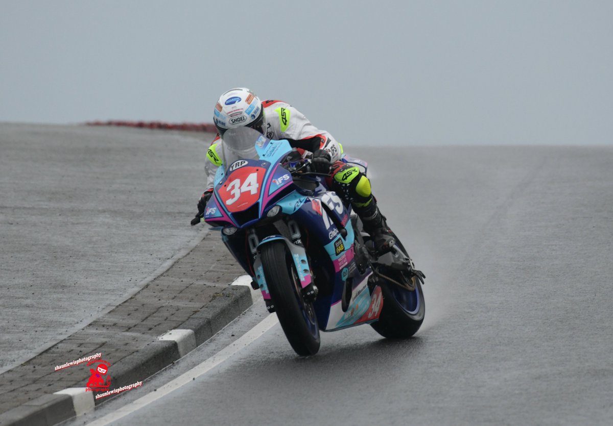 shaunlewiscfc's tweet photo. #NW200 Drift champion @weewizard34 makes a spectacular safe over blacks hill during horrendous wet conditions during the Superstock race tonight https://t.co/dC2qD1XQxz