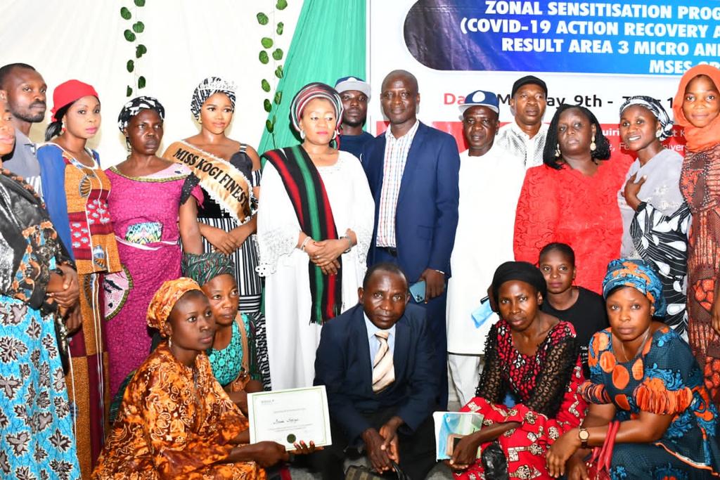 Kogismehub's tweet photo. KG-CARES: Zonal sensitization on KG-CARES (COVID-19 Action Recovery and Economic Stimulus) Result Area 3, Micro and Small Enterprises, MSEs grant was wrapped up today at Kogi Central, Afims Hotel, Obehira Road, Okene with all relevant stakeholders fully represented.
#KGCARES https://t.co/jfHufNxiko