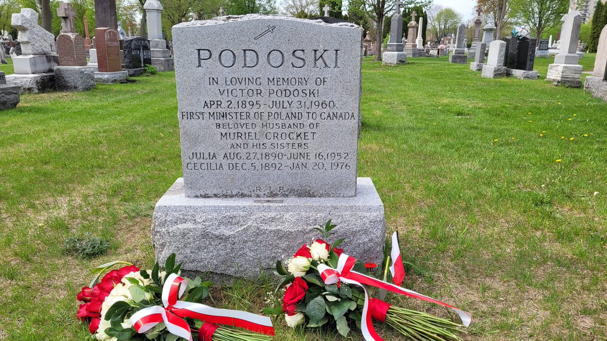 PLinCanada's tweet photo. Dep. FM @marcin_przydacz, Amb. @WitoldDzielski together with @RobertRAFry - Director General for ๐ช๐บ Affairs @CanadaFP paid tribute to Wiktor Podoski who on 27 March 1942, 80 years ago, in the midst of WWII, presented his letters of credence as 1st official ๐ต๐ฑ envoy to ๐จ๐ฆ
#PL80CA https://t.co/qocBOcv93p