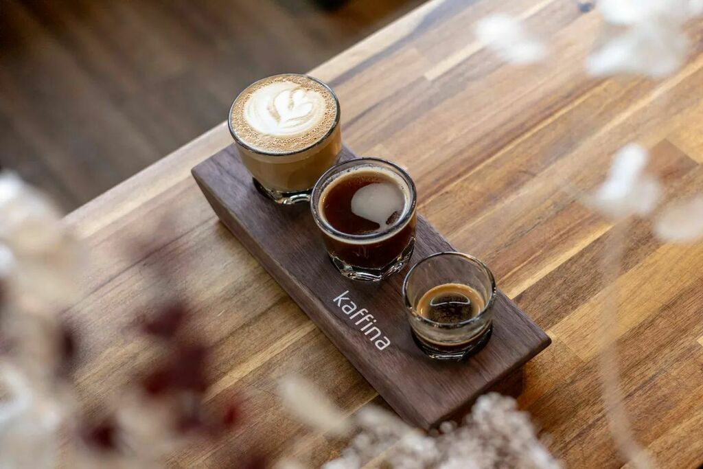 🖤 NICE 'BURBS DARLIN'! 🖤

That's right, I've been exploring the suburbs again. 

This time I went to #SurreyBC and managed to successfully NOT get initiated into a gang!

That's because I went to the posh part - South Surrey.

I stopped off at <a href="/kaffina/">Kaffin Alif</a>.coffee as I'd heard so…