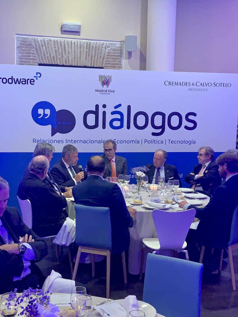 ProdwareES's tweet photo. 💬 “No se puede establecer la paz a largo plazo sin involucrar a #Rusia”, Wolfgang Dold, Embajador de la República Federal de #Alemania @AlemaniaDiplo 
#DiálogosProdwareCremades @ChemSanch @JavierCremades @cremadescsotelo #Política #Reflexión #Economía #RelacionesInternacionales https://t.co/Vi8VZwHW2I