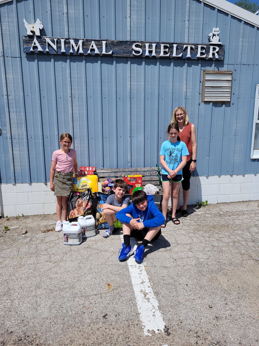 PlattsmouthPD's tweet photo. A great big thank you to the Plattsmouth Elementary School Student Council for the generous donation to our Animal Shelter!!
We received cat food, dog food, cat litter, paper towels, dog treats, dog and cat toys, brushes, and shampoo!  ❤️🐶🐱❤️ https://t.co/IP8JGtf1Nh