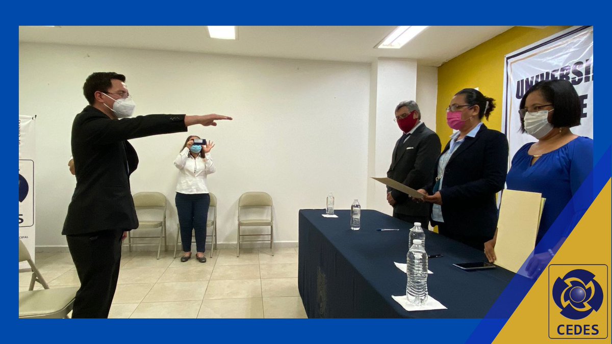 cedesunach's tweet photo. CEDES ENTREGA ACTA DE EVALUACIÓN DE LICENCIADO EN DESARROLLO MUNICIPAL Y GOBERNABILIDAD 
#OrgulloCEDES
#OrgulloUNACH
Se llevó a cabo la toma de protesta por Seminario de Titulación, del C. Luis Ramón Cruz Trejo quien cursó la licenciatura en Desarrollo Municipal y Gobernabilidad. https://t.co/sf76RjNjVt