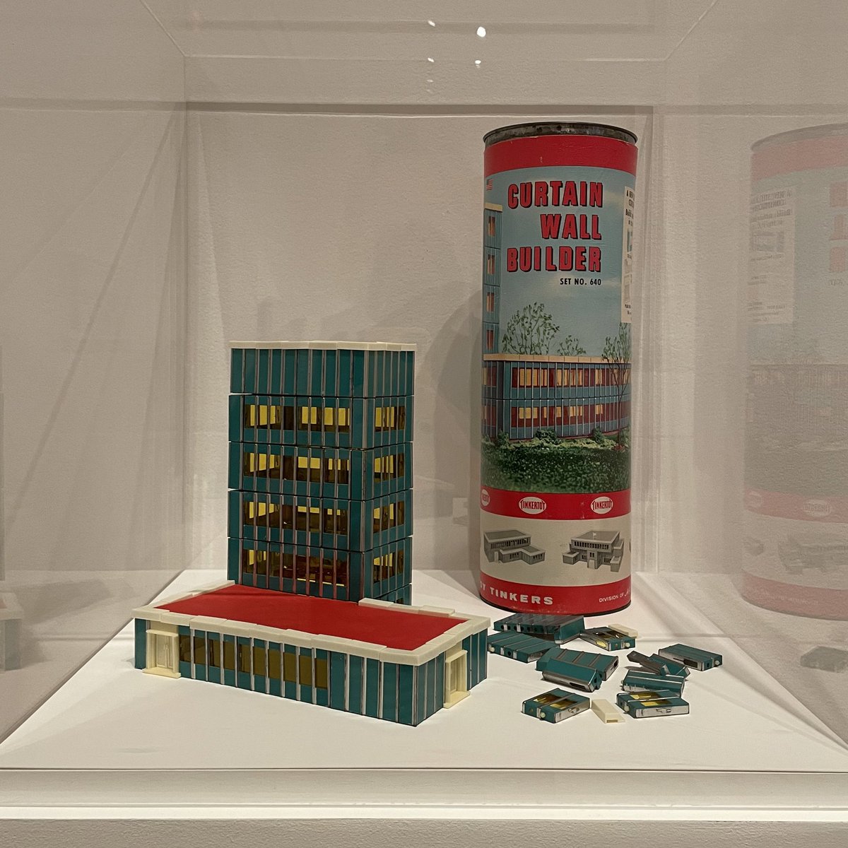 LangeAlexandra's tweet photo. Curtain Wall Builder, 1959 @MuseumModernArt https://t.co/qn6nRyJpe0