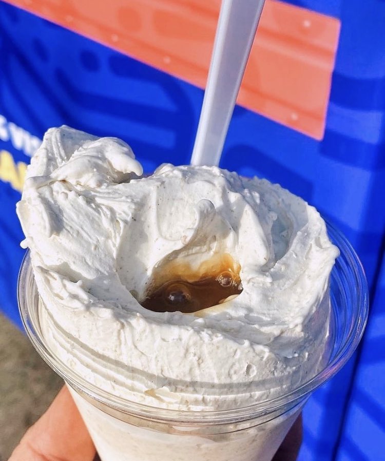 The Cinnamonster concrete! Nothing beats the warm Caramel center!🙌

Open from 3pm-10pm on Thursdays! 

Come see us! 🍦