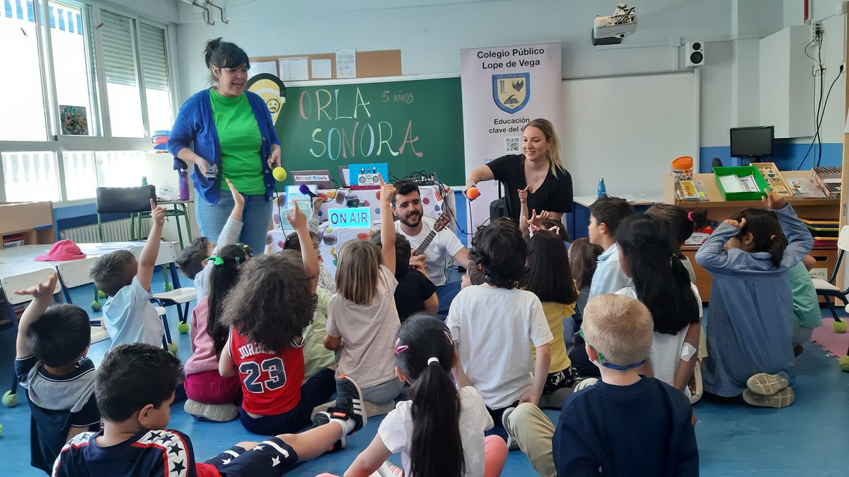 diverclubfm's tweet photo. Pronto podremos escuchar ....
La orla sonora del Lope ¡de los chiquitines y chiquitinas del cole!
@ceiplopedevega
#ComoMolaMiCole #ElÚnicoPodcastQueNoVaPorCapítulosSinoPorColesMolones
#GraduaciónInfantil https://t.co/2VWBWfW2tH