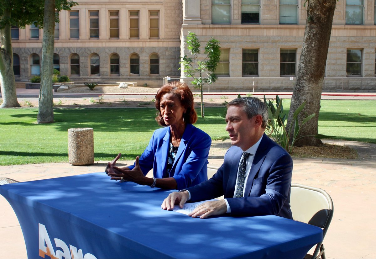 aaron4arizona's tweet photo. Arizona should be the clean energy leader of the country. To do this we must start making major investments in EVs, solar energy, and water conservation; we must also re-elect @SandraDKennedy  to the Arizona Corporation Commission! https://t.co/aBEGHkP0k2