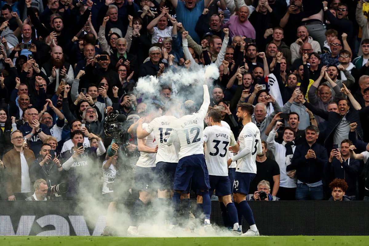 Emerson_Royal22's tweet photo. That's the mood! What an atmosphere in the @SpursStadium !! Come on you, Spurs! 💙🙏🏽
@SpursOfficial 
@Spurs_PT https://t.co/SYrYJtz8Gy