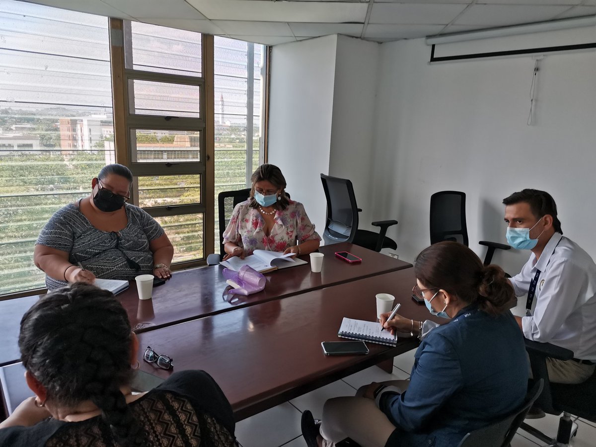 Coledemujeres's tweet photo. La @FadJuventud, la @PGR_SV y La @Colecfeminista inician el trabajo en conjunto a fin de fortalecer la Unidad de Atención Especializada a Mujeres, este apoyo se realizará con equipamiento para mejorar la atención a las usuarias. https://t.co/Pq0IMJTxCE