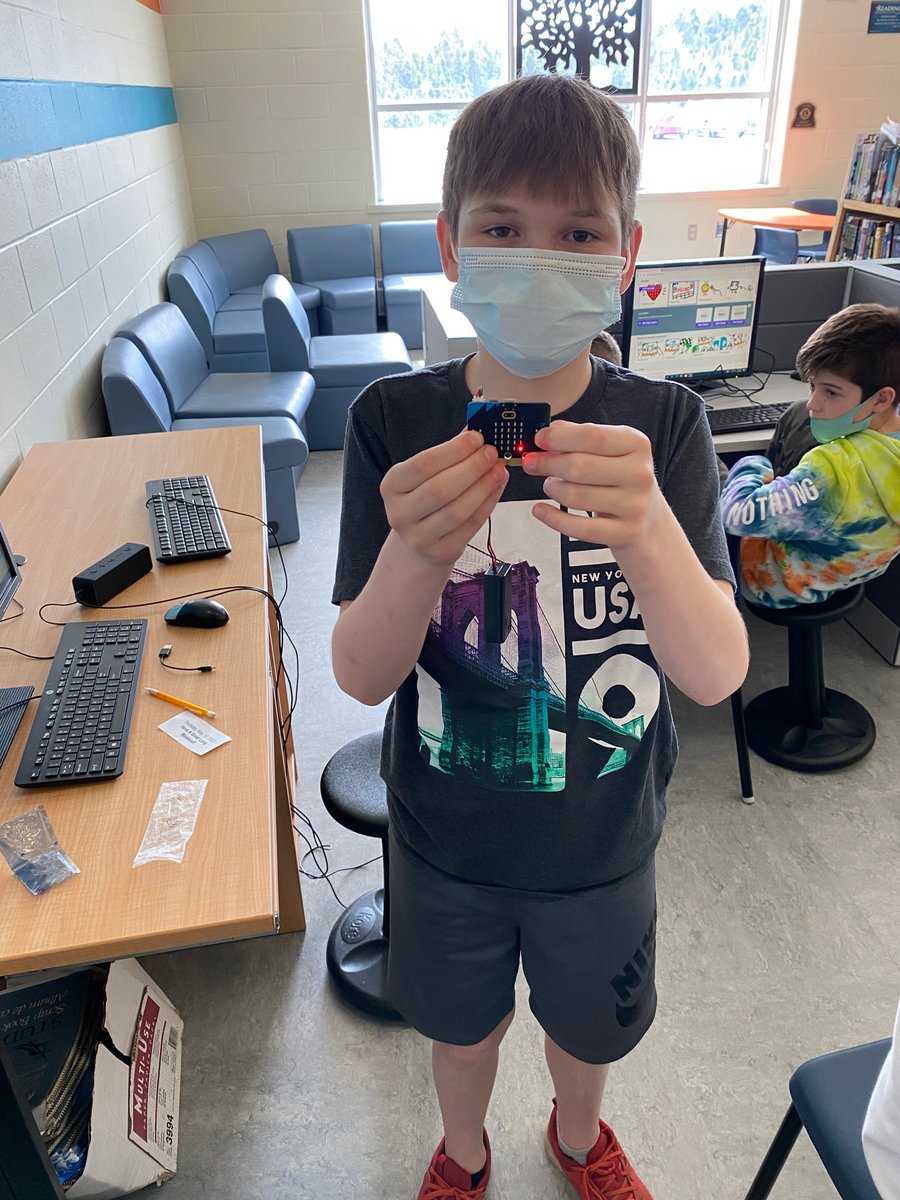 MsValDavis1's tweet photo. A lot of trial and error but coding with @MmeCBarnes class was a hit! @JuniperRidgeNL https://t.co/GlMQRqIHaz