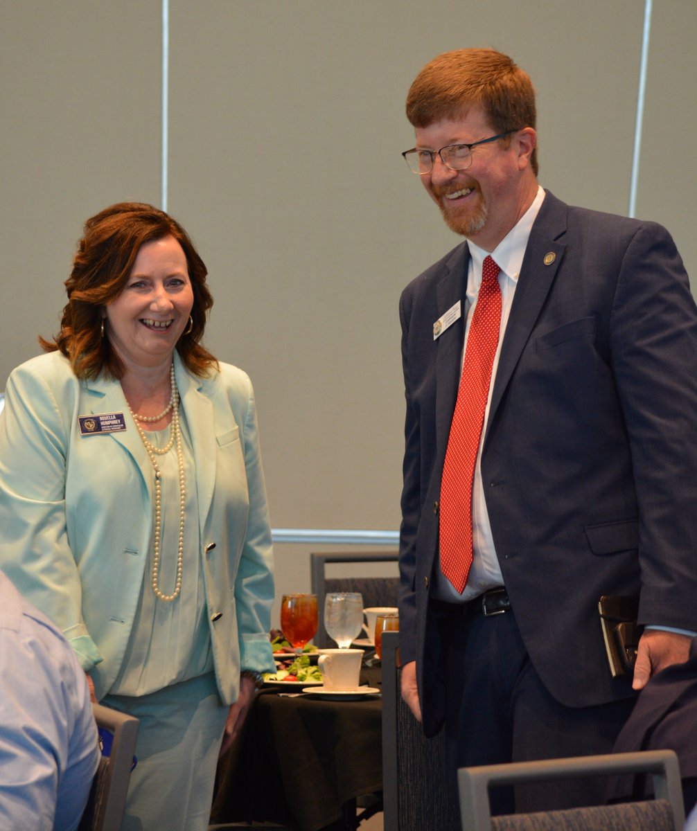 ARCharterCon's tweet photo. Thank you to @ArkansasEd's Secretary Johnny Key for taking time to visit with charter leaders from across the state and for sharing important information about DESE's initiatives.  #acsc22 #CharterLove https://t.co/99tWXtLeeo