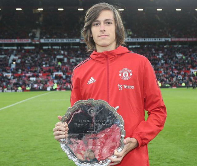 El ferrolano Álvaro Fernández Carreras, mejor sub-23 del año en el Manchester United ferrol360.es/el-ferrolano-a…