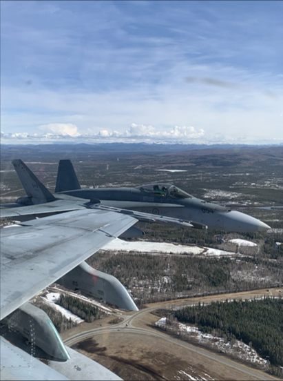 OperationsArc's tweet photo. Nous nous entraînons aux côtés de nos alliées durant l’Ex #RedFlagAlaska. Ce type d’entraînement dans un contexte de menace réaliste permet à l’#OperationsARC d’être prête à défendre l’Amérique du Nord. @NORADCommand https://t.co/tAuj9jxdMj