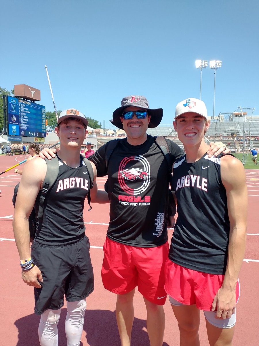 Pole Vault has a medalist! 
🥉 for <a href="/32Mthompson/">mthompson_32</a> and 4th for <a href="/Eli_Barnes23/">EliBarnes</a> 
10 points for the Eagles! Great job Coach Hamm!