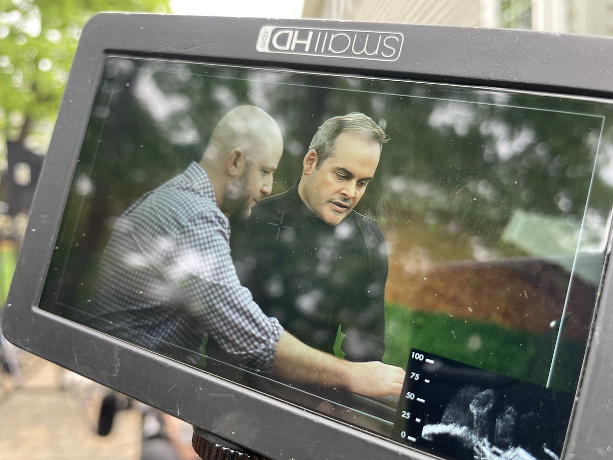 tseanherbert's tweet photo. To mark one million U.S. COVID deaths, @DavidBegnaud profiles the person behind @FacesOfCOVID. Don’t miss out team effort Friday on @CBSMornings at 7:30am. https://t.co/4J68K0luu0
