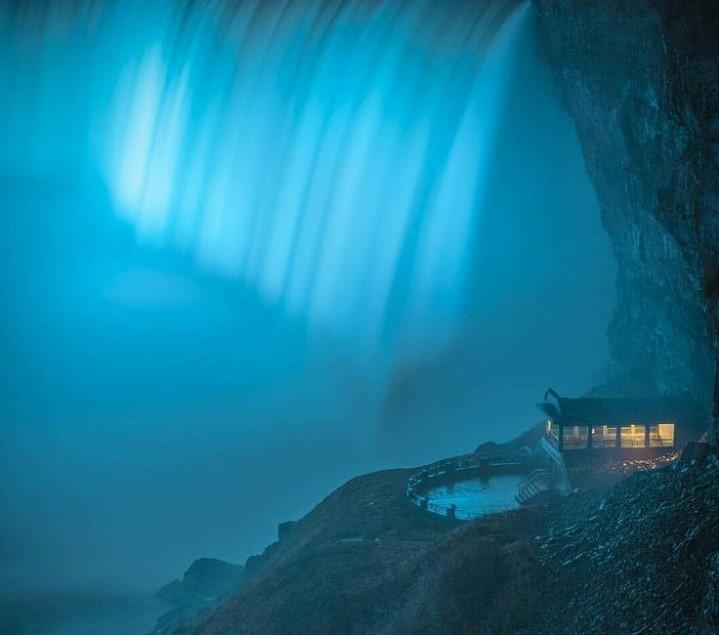 Niagara Falls going white and blue to mark International Nurses' Day. 
bit.ly/3Mek3GM
