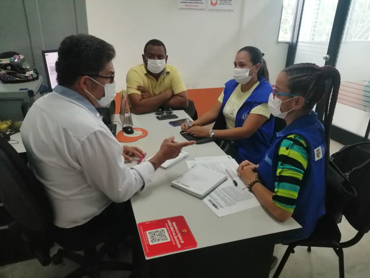 UnidadVictimas's tweet photo. La @UnidadVictimas, #Urabá, #Darién, lideró la reunión de seguimiento a la carta de entendimiento firmada con la Fundación Universitaria de Estudios Superiores #FESU para el acceso a las víctimas a la educación profesional. #UnidosPorLasVíctimas🫂 https://t.co/XjMxiM5oHs