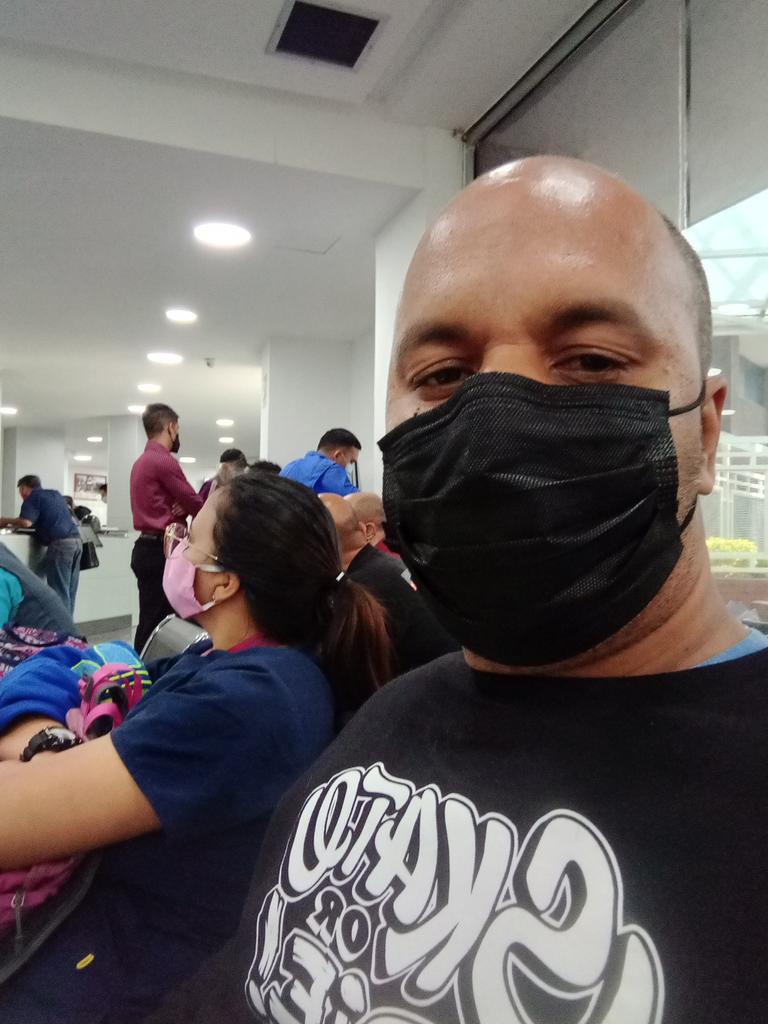 ENDERARIASC's tweet photo. Hoy me tocó ir al INTT para renovar mi licencia de conducir. La atención extraordinaria, impecable las instalaciones de punta en blanco, el servicio súper rápido los felicito @oficial_intt https://t.co/Of9R50ZWEN