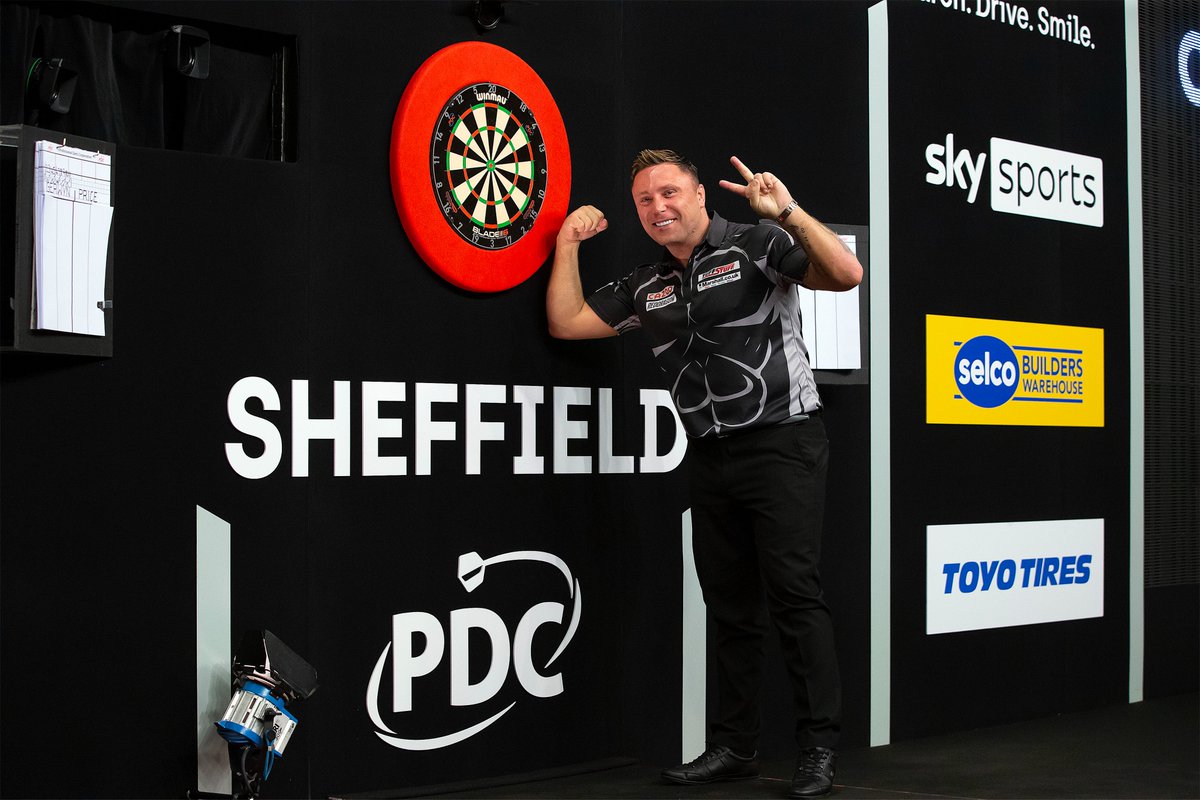 OfficialPDC's tweet photo. Picture perfect evening in Sheffield for Gerwyn Price 📸 https://t.co/7r7F1Eoyt5