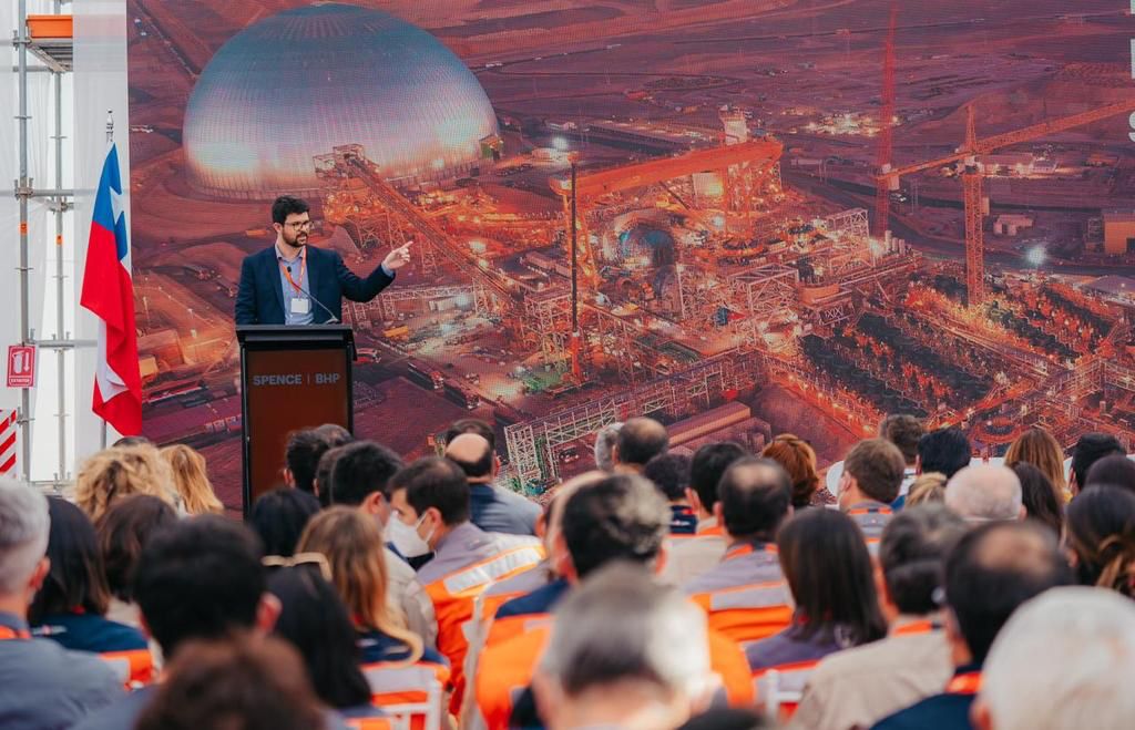 MinMineria_cl's tweet photo. 🔸 #AgendaMinería | Esta mañana, el subsecretario de #Minería, @willykracht, participó en la inauguración de Planta Concentradora de Spence #SierraGorda, junto a global CEO @bhp @Sernageomin @Seremimineria y delegada presidencial #Antofagasta @karenbehrensn 🇨🇱 https://t.co/d9NjYo4dRl