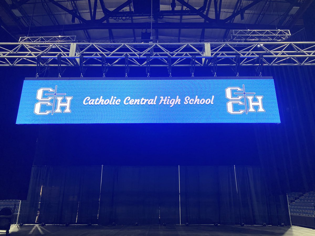 cchschool's tweet photo. Set up and preparations are underway for Grad 2022! We are excited to celebrate this milestone with our graduates and their families #hs4 #owneverysecond Thank you to the staff and crew @enmaxcentre and @FeaturePro https://t.co/kwnvbmQkNs