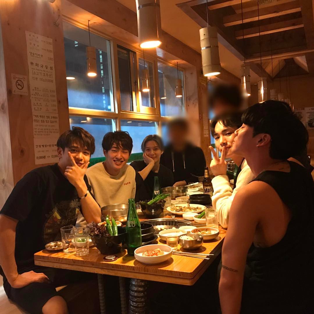 jinkination's tweet photo. 5 years to the cutest set of shinee pictures which they took the night before when they had dinner after the shilla event and they hung out later at kibum's place🥺 https://t.co/yOOnUcIsxK
