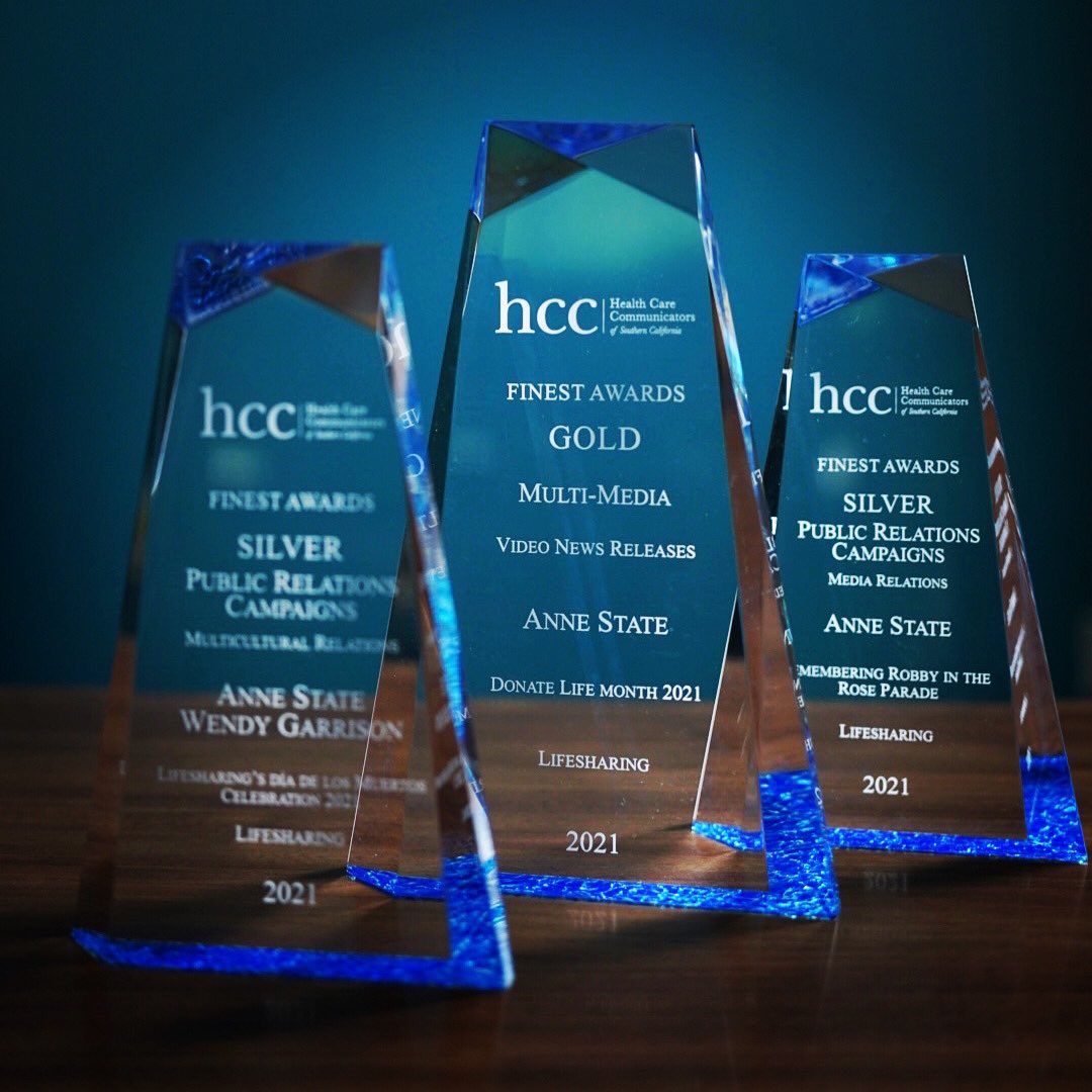 LifesharingSD's tweet photo. Honored to receive 3 “Finest Awards” for our efforts promoting organ and tissue donation in San Diego!  The Health Care Communicators of Southern California awarded us with a Gold statue and 2 Silvers #hccfinest #gratitude #donatelife https://t.co/BnsqcJOGst