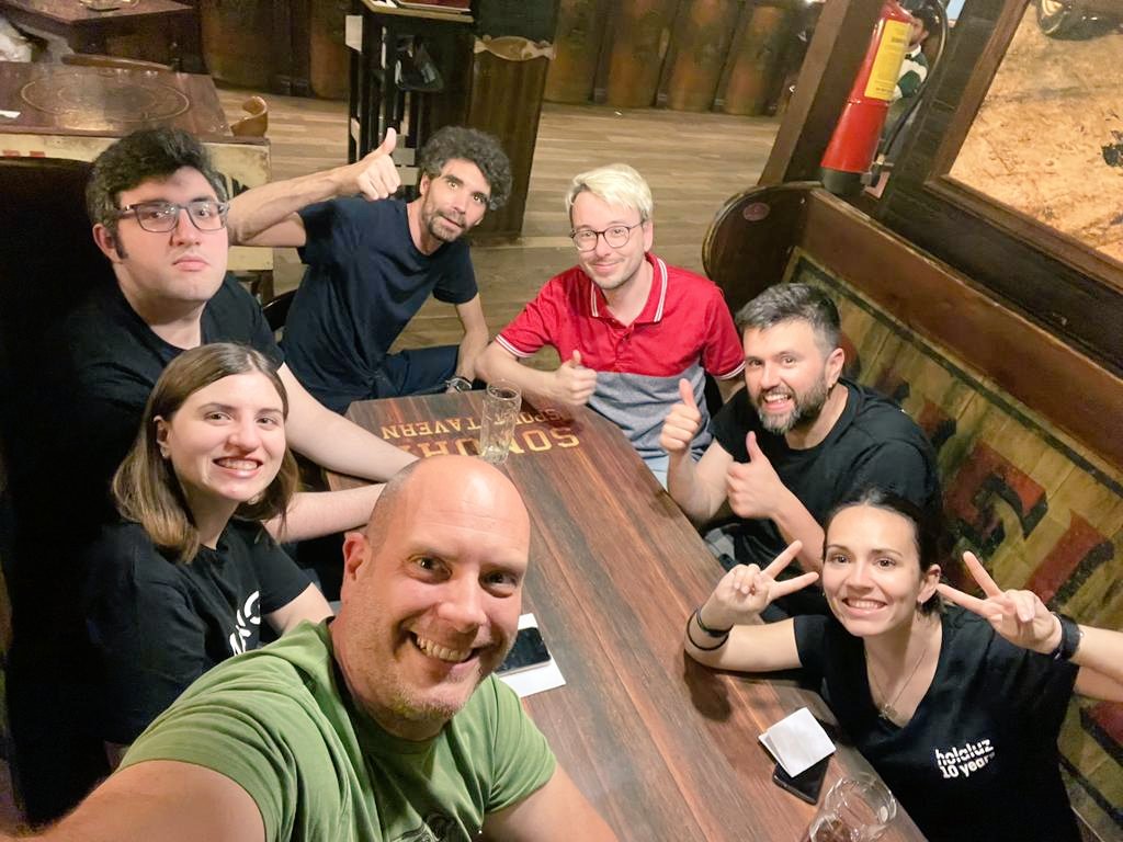 elimaruendajoya's tweet photo. Muy top volver a ver a estas personas 💜 https://t.co/sJoXHKhbPy
