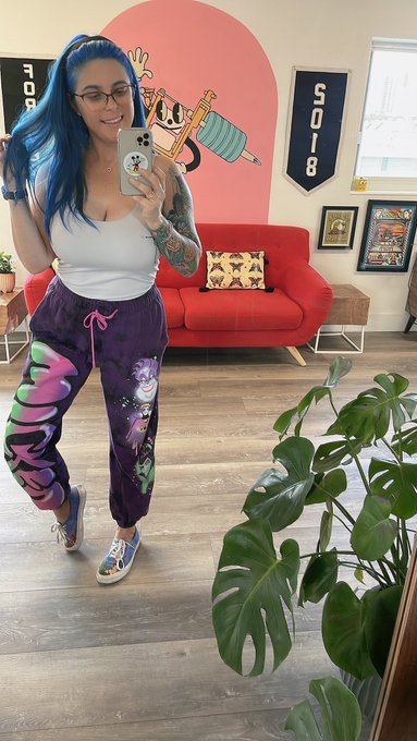 It&rsquo;s that time of the month 🥳🥳🥳 https://t.co/4DwkzOtutS<a href="/tag/perfectred"class="tags"><span>#perfectred</span></a>