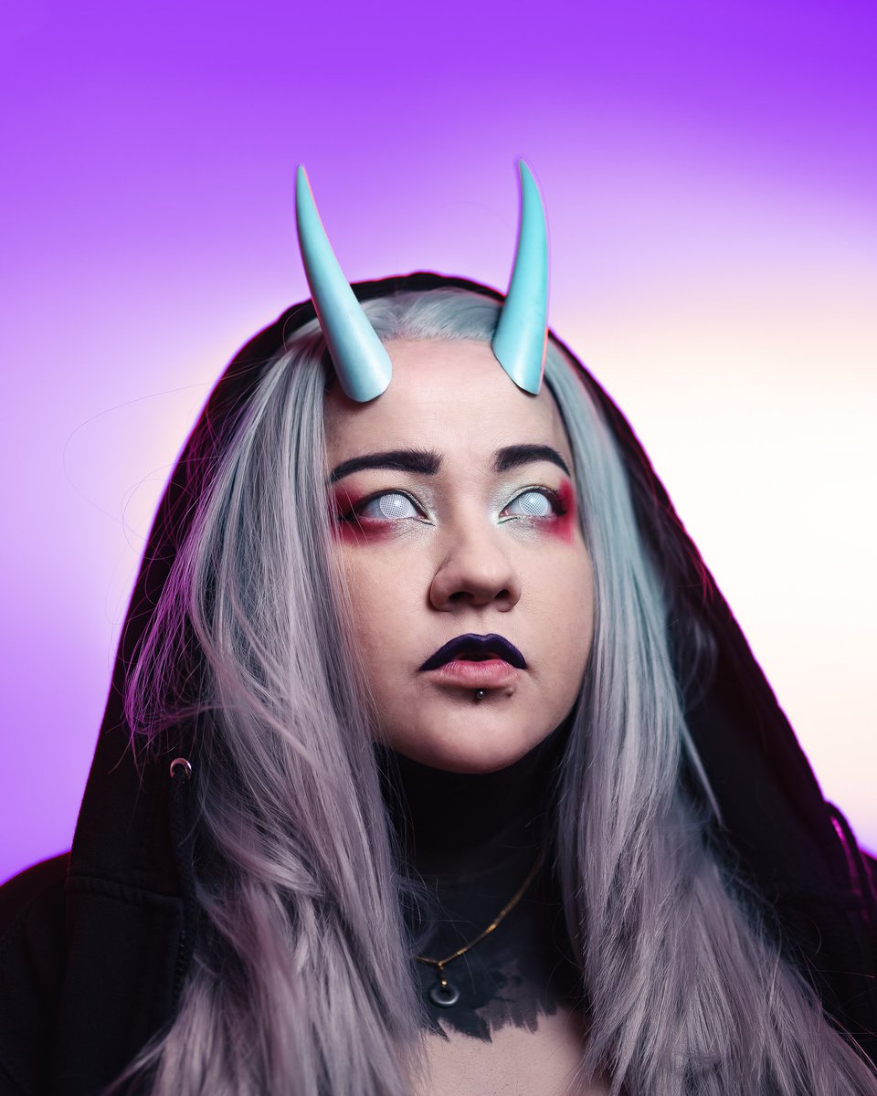 murasakoni's tweet photo. Well guess who finally did their product photos of their horns for their shop 😅 also I desperately need to restock these horns
#SmallBusiness https://t.co/wI69HPDZIP