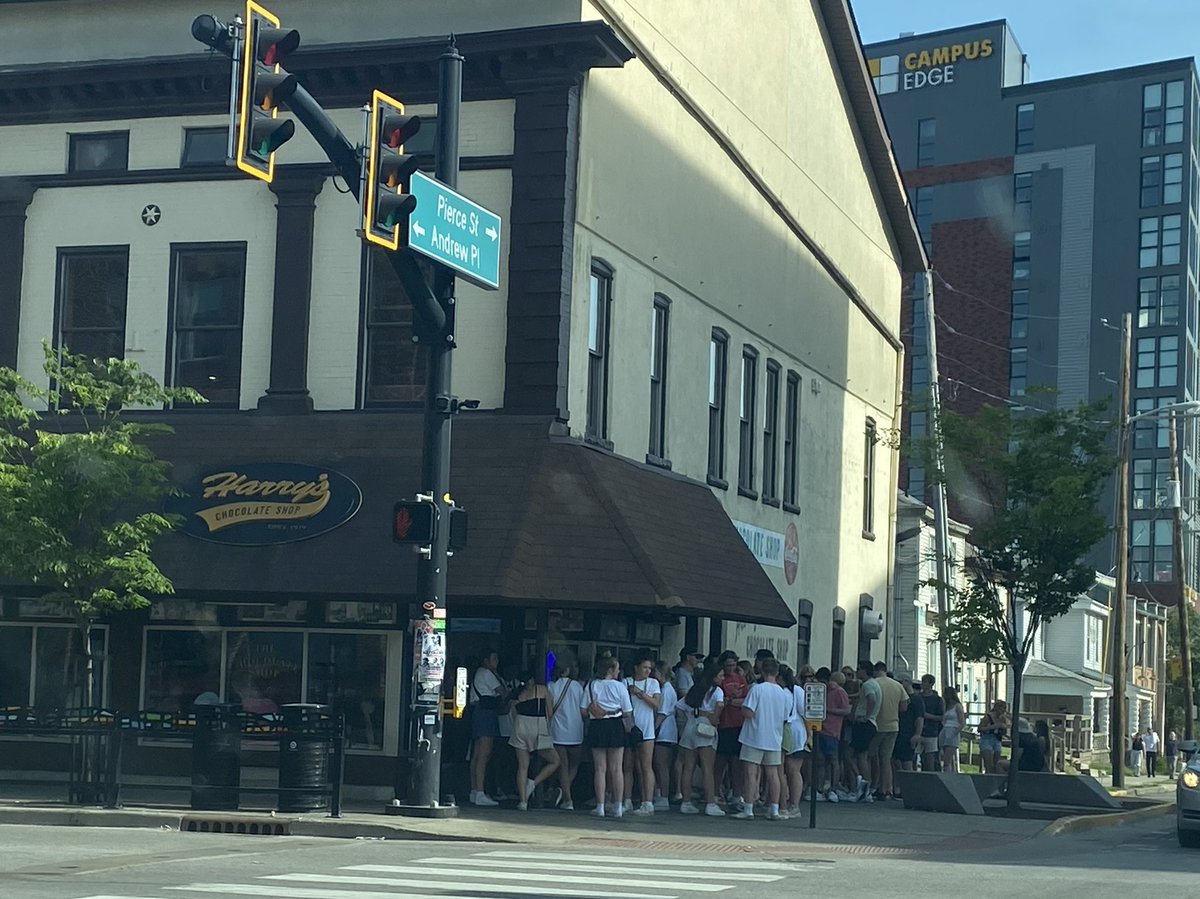 TrevorPeters__'s tweet photo. Thursday before commencement in West Lafayette https://t.co/3CbkUc9zh5