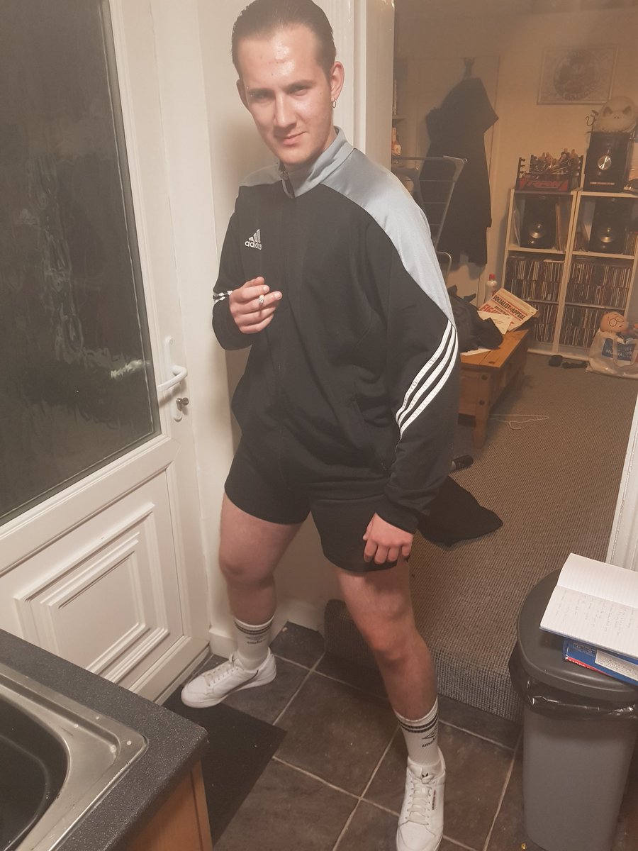 MondoGreboFC's tweet photo. This is too funny not to share...Josh turned up looking like an out of work PE teacher for the mob. Get ready to swoon... https://t.co/EaYC0kN6Og