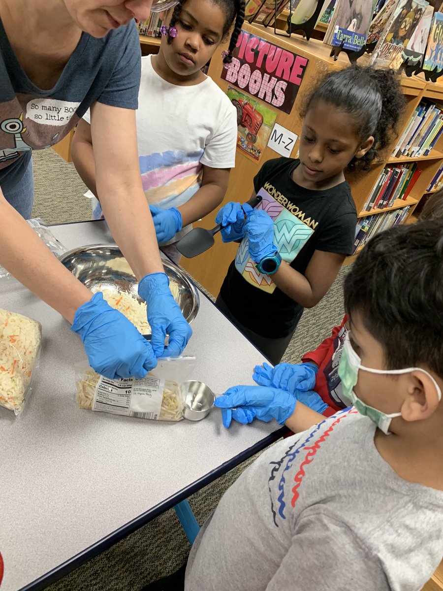 JillDuquette's tweet photo. Huge shoutout to our FABULOUS STEM TEACHER @kvaneps1 and OUR LIBRARIAN, Mrs J.  for creating a cultural cooking experience for our 3rd graders!  @JillDuquette @Durand_Eastman @EICSD https://t.co/Jw261PNoSi