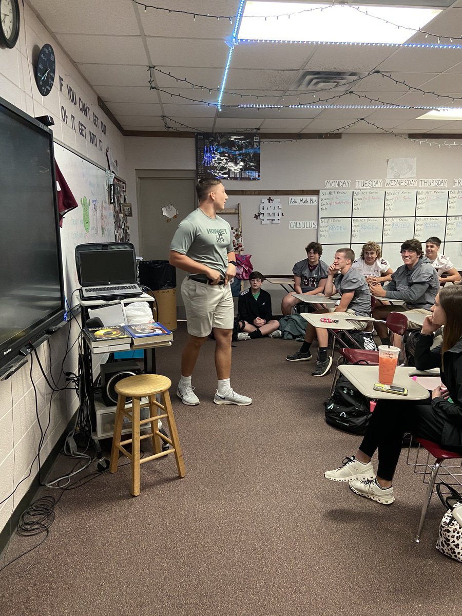 ECHSFCA's tweet photo. Thank you @poplarville_fca for sharing @TuckerSethSmith with @ECHSFCA this morning. He brought an excellent message about praising God even through adversity. #MissThatMan!! https://t.co/kAYn6u1Dhc