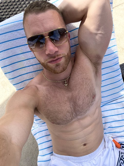 🃏 Pool side in Las Vegas soaking up some sun ☀️   😈 Wanna see more? 😈  ➡️ https://t.co/UUTrcLcQi1⬅️ ➡️