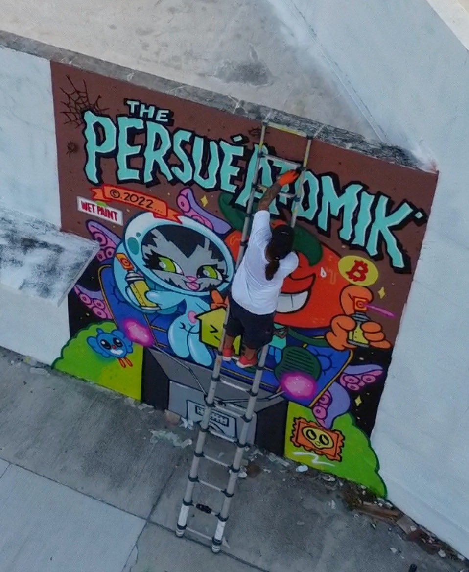 frensHouse's tweet photo. frens + art @persueone x @adamatomiko #Miami #persue #atomik #wynwood #museumofgraffiti #MSGCrew #wetpaint #frenshouse #muralproject https://t.co/7P8Za5N6qj