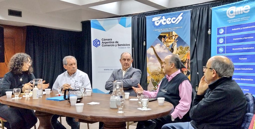 GOBIERNO DEL CHUBUT
MINISTERIO DE SEGURIDAD

El MINISTRO MIGUEL CASTRO SE REUNIÓ CON LA CÁMARA DE COMERCIO DE TRELEW