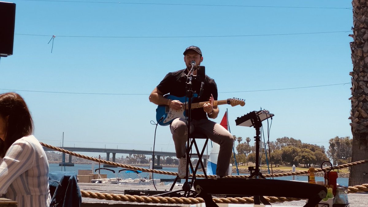 billabella's tweet image. @TimRoseMusic glad to find you. We were the couple who had to catch a fight back to Seattle. Thanks for playing some JT. Good jams!