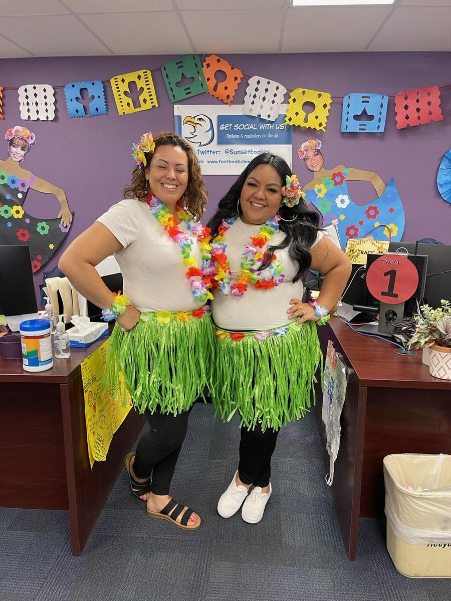 SunsetEagles's tweet photo. Super Secret Staff Spirit Day #4 🌺🌺🌺🌊🌊🌊🌊⛱️⛱️⛱️⛱️🩴🩴🩴🩴🩴 https://t.co/KuDAF0EWWx