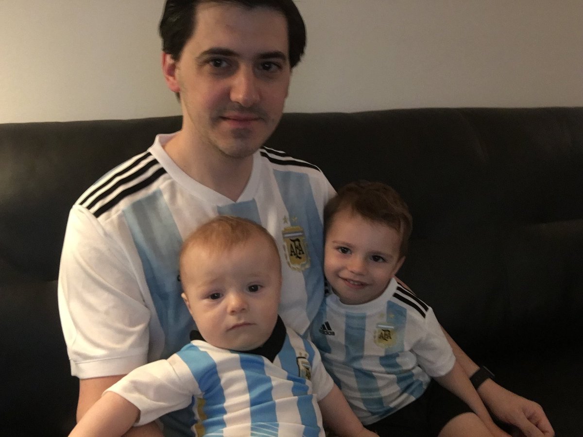 NYUGSOM_SurgRes's tweet photo. Name: @PatricioLynn🥼
Hometown: General Villegas, Bs As,🇦🇷
Med School: @FCB_UnivAustral
Next step: Colorectal Surg Fellowship 
@WCMSurgery @MSKCancerCenter
#NYU Favs: case volume, patient diversity, &amp; amazing faculty/co-residents in the best city in the world!🗽#ResidentHighlight https://t.co/m1ZZ4qlq59