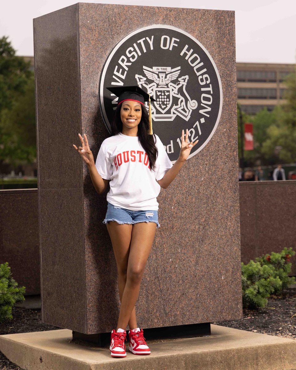 20 years old, B.S. in Psychology, minor in Human Development. Magna Cum Laude. Debt free. Endings always start new beginnings, and I’m just getting started. 🎓❤️ #UH22 #grad