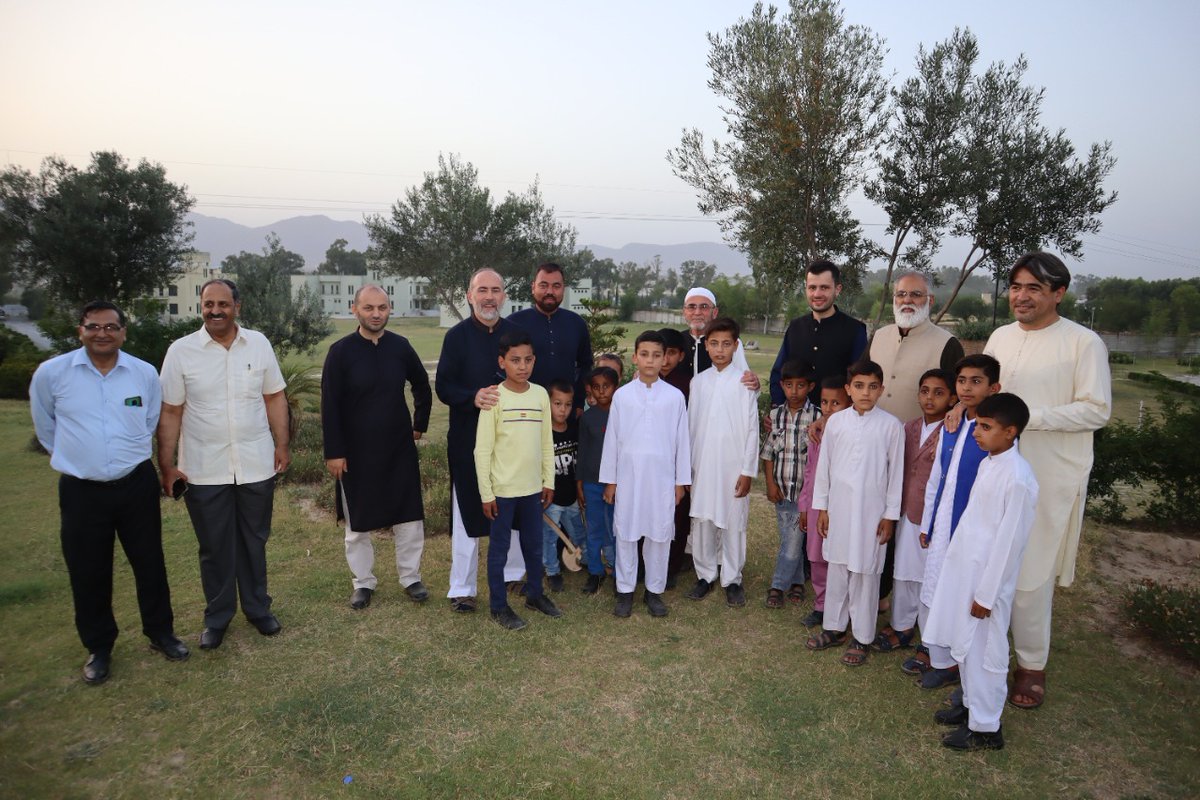 ndmkhn's tweet photo. Mr. Hüseyin Oruç, Deputy Chairman of the Board of Trustees IHH, Mr. Nadeem Ahmed Khan, Chairman Khubaib Foundation, and the honourable guests Mr. Usman, Mr Khalid spent a day with the Orphan Students at Khubaib College Haripur.
#orphancare #khubaibFoundation  #cryptocurrency https://t.co/519debAmJy
